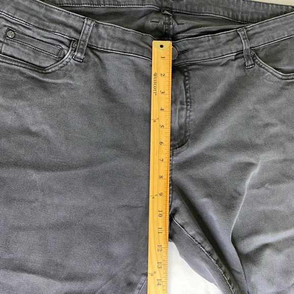 Kut from the Kloth Natalie High Rise Boot cut Black Jeans - Picture 6 of 7